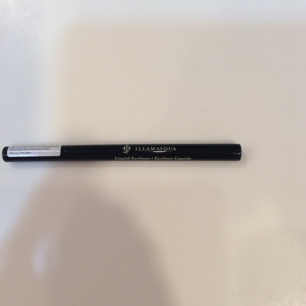 Liquid eyeliner